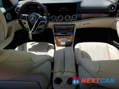 Zdjęcie 8 z 12 samochodu: 2021 MERCEDES-BENZ E 450 4MATIC VIN:W1KZF5KB4MA908569 - miniatura