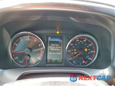 Zdjęcie 9 z 13 samochodu: 2016 TOYOTA RAV4 SE VIN:JTMJFREV2GJ052942 - miniatura