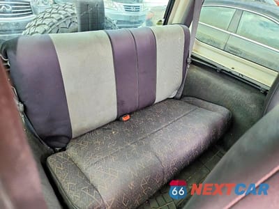 Zdjęcie 10 z 12 samochodu: 2001 JEEP WRANGLER / TJ SPORT VIN:1J4FA49S41P300226 - miniatura