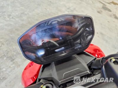 Zdjęcie 7 z 9 samochodu: 2024 DUCATI STREETFIGHTER V2 VIN:ZDMFAKYW7RB007691 - miniatura