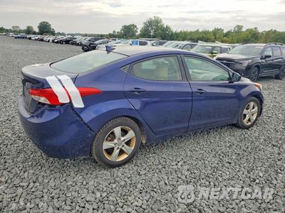 Trzecie zdjęcie samochodu z tyłu: 2013 HYUNDAI ELANTRA GLS VIN:5NPDH4AE9DH446829 - miniatura