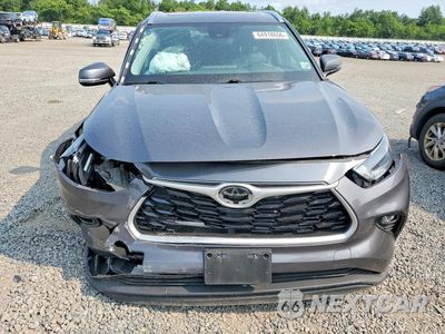 Piąte zdjęcie samochodu w środku: 2021 TOYOTA HIGHLANDER XLE VIN:5TDGZRBHXMS543290 - miniatura