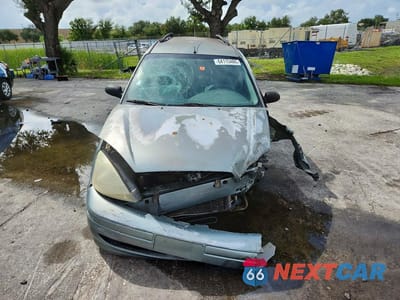 Piąte zdjęcie samochodu w środku: 2003 FORD FOCUS SE VIN:1FAFP36383W213942 - miniatura