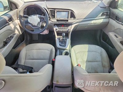 Zdjęcie 8 z 12 samochodu: 2017 HYUNDAI ELANTRA SE VIN:5NPD84LF6HH029759 - miniatura