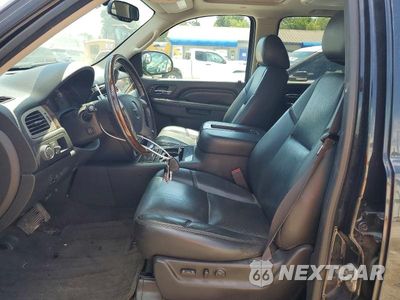 Zdjęcie 7 z 13 samochodu: 2013 GMC YUKON XL DENALI VIN:1GKS2MEF0DR304863 - miniatura