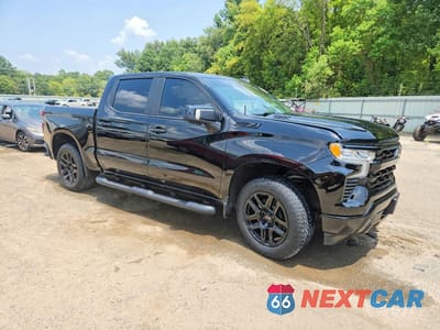 Czwarte zdjęcie samochodu z boku: 2023 CHEVROLET SILVERADO K1500 RST VIN:1GCUDEE85PZ274222 - miniatura
