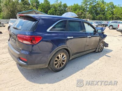Trzecie zdjęcie samochodu z tyłu: 2020 KIA SORENTO S VIN:5XYPG4A57LG616238 - miniatura