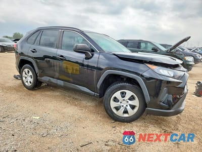 Czwarte zdjęcie samochodu z boku: 2021 TOYOTA RAV4 LE VIN:2T3H1RFV6MC105510 - miniatura