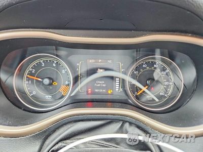 Zdjęcie 9 z 13 samochodu: 2015 JEEP CHEROKEE LATITUDE VIN:1C4PJMCB3FW674620 - miniatura