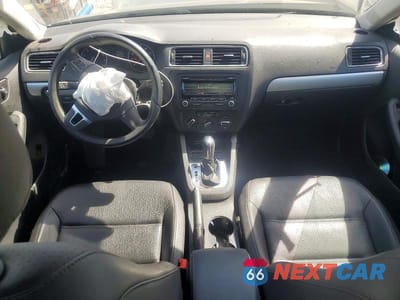 Zdjęcie 8 z 12 samochodu: 2013 VOLKSWAGEN JETTA SE VIN:3VWDP7AJXDM426999 - miniatura