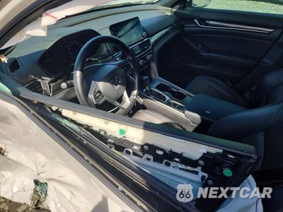 Zdjęcie 7 z 12 samochodu: 2018 HONDA ACCORD SPORT VIN:1HGCV1F32JA235518 - miniatura