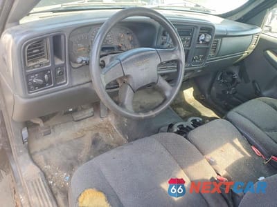Zdjęcie 8 z 12 samochodu: 2004 GMC NEW SIERRA C1500 VIN:1GTEC14V24Z262371 - miniatura