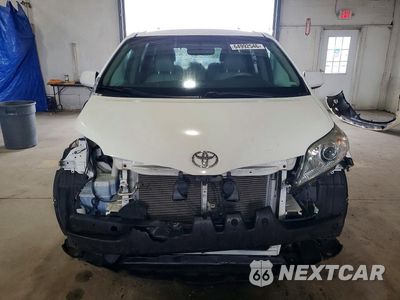 Piąte zdjęcie samochodu w środku: 2011 TOYOTA SIENNA XLE 8-PASSENGER VIN:5TDYK3DC2BS011472 - miniatura