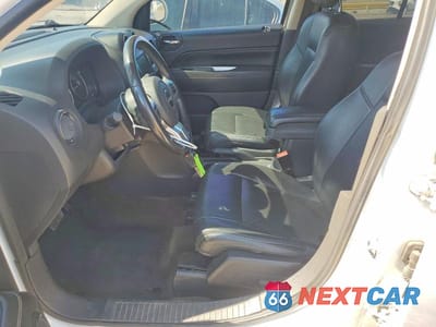 Zdjęcie 7 z 13 samochodu: 2017 JEEP COMPASS LATITUDE VIN:1C4NJCEB7HD156023 - miniatura