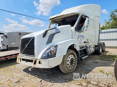 2018 VOLVO VNL SEMI TRUCK 4V4NC9EH9JN990459 - główne zdjęcie licytacji z USA - miniatura