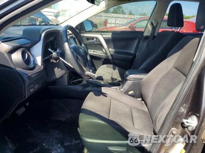 Zdjęcie 7 z 14 samochodu: 2018 TOYOTA RAV4 XLE VIN:JTMWFREV9JJ741423 - miniatura