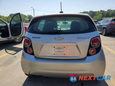 Zdjęcie 6 z 12 samochodu: 2015 CHEVROLET SONIC LT VIN:1G1JC6SG1F4118772 - miniatura