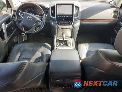 Zdjęcie 8 z 13 samochodu: 2018 TOYOTA LAND CRUISER BASE VIN:JTMCY7AJ6J4065998 - miniatura