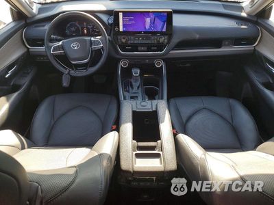 Zdjęcie 8 z 13 samochodu: 2025 TOYOTA GRAND HIGHLANDER HYBRID LIMITED VIN:5TDACAB5XSS034912 - miniatura