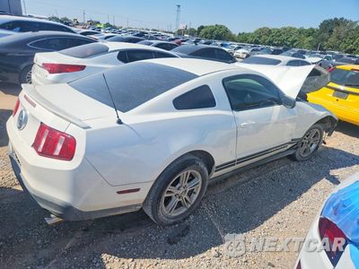 Trzecie zdjęcie samochodu z tyłu: 2010 FORD MUSTANG VIN:1ZVBP8AN4A5171056 - miniatura