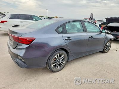 Trzecie zdjęcie samochodu z tyłu: 2023 KIA FORTE LXS VIN:3KPF24AD3PE678501 - miniatura