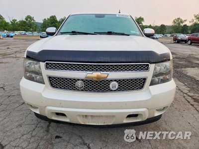 Piąte zdjęcie samochodu w środku: 2010 CHEVROLET SUBURBAN K1500 LTZ VIN:1GNUKKE31AR273981 - miniatura