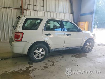 Trzecie zdjęcie samochodu z tyłu: 2011 FORD ESCAPE XLS VIN:1FMCU9C72BKC48784 - miniatura