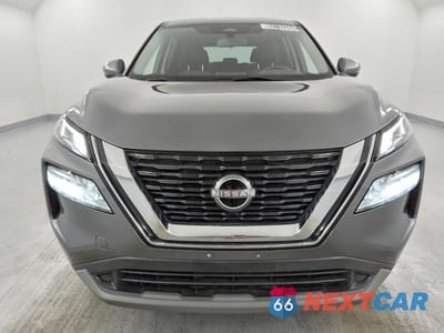 Piąte zdjęcie samochodu w środku: 2023 NISSAN ROGUE SV VIN:JN8BT3BA3PW405661 - miniatura