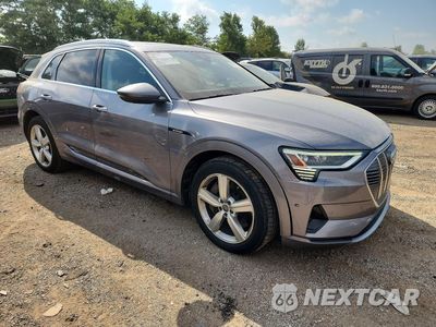 Czwarte zdjęcie samochodu z boku: 2019 AUDI E-TRON PREMIUM PLUS VIN:WA1LABGE2KB021683 - miniatura