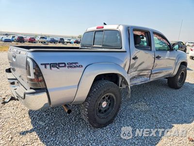 Trzecie zdjęcie samochodu z tyłu: 2015 TOYOTA TACOMA V6 VIN:3TMLU4EN4FM182949 - miniatura