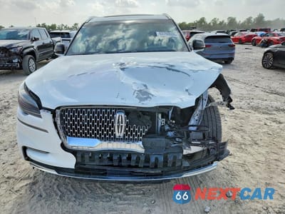 Piąte zdjęcie samochodu w środku: 2022 LINCOLN AVIATOR RESERVE VIN:5LM5J7WC5NGL01934 - miniatura