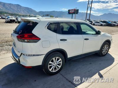 Trzecie zdjęcie samochodu z tyłu: 2017 NISSAN ROGUE S VIN:5N1AT2MM1HC733894 - miniatura