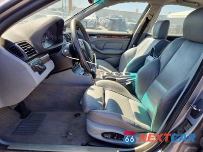 Zdjęcie 7 z 12 samochodu: 2004 BMW 325 I VIN:WBAET37414NJ46095 - miniatura