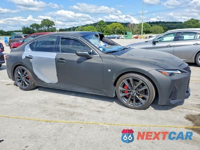 Czwarte zdjęcie samochodu z boku: 2024 LEXUS IS 300 F SPORT VIN:JTHGA1D26R5130196 - miniatura