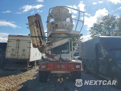 Piąte zdjęcie samochodu w środku: 2016 OSHKOSH READY MIX TRUCK VIN:10TAFLGF5GS775032 - miniatura