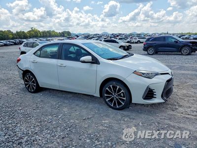 Czwarte zdjęcie samochodu z boku: 2018 TOYOTA COROLLA SE VIN:5YFBURHE1JP845738 - miniatura