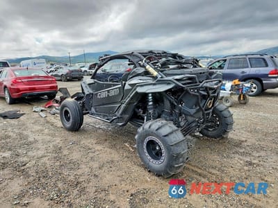 Trzecie zdjęcie samochodu z tyłu: 2018 CAN-AM MAVERICK X3 X RS TURBO R VIN:3JBVXAW45JK000252 - miniatura