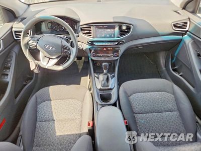 Zdjęcie 8 z 12 samochodu: 2018 HYUNDAI IONIQ BLUE VIN:KMHC65LC2JU091373 - miniatura
