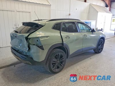 Trzecie zdjęcie samochodu z tyłu: 2025 CHEVROLET TRAX ACTIV VIN:KL77LKEP6SC086369 - miniatura
