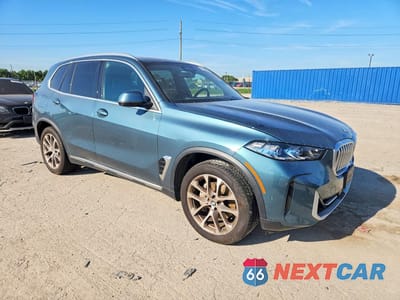 Czwarte zdjęcie samochodu z boku: 2025 BMW X5 XDRIVE40I VIN:5UX23EU0XS9X13718 - miniatura