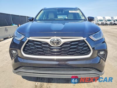 Piąte zdjęcie samochodu w środku: 2021 TOYOTA HIGHLANDER XLE VIN:5TDGZRAH9MS039539 - miniatura