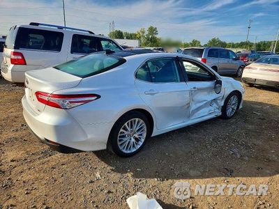 Trzecie zdjęcie samochodu z tyłu: 2019 TOYOTA CAMRY XLE VIN:4T1B11HK1KU792345 - miniatura