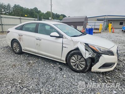Czwarte zdjęcie samochodu z boku: 2017 HYUNDAI SONATA HYBRID SE VIN:KMHE24L1XHA048490 - miniatura
