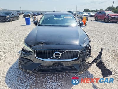Piąte zdjęcie samochodu w środku: 2020 VOLVO S60 T5 MOMENTUM VIN:7JR102FK7LG072349 - miniatura