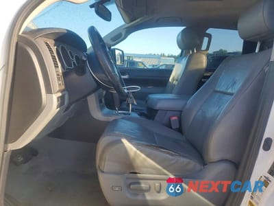 Zdjęcie 7 z 13 samochodu: 2010 TOYOTA TUNDRA DOUBLE CAB LIMITED VIN:5TFBY5F16AX124121 - miniatura