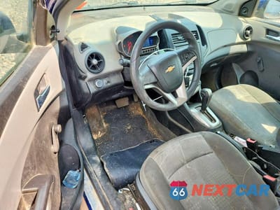 Zdjęcie 8 z 12 samochodu: 2013 CHEVROLET SONIC LS VIN:1G1JA5SHXD4238415 - miniatura