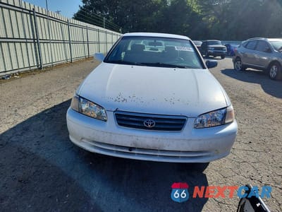 Piąte zdjęcie samochodu w środku: 2000 TOYOTA CAMRY LE VIN:JT2BG22K2Y0403500 - miniatura