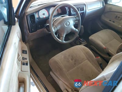 Zdjęcie 8 z 12 samochodu: 2002 TOYOTA TACOMA V6 VIN:5TEWN72N82Z044182 - miniatura