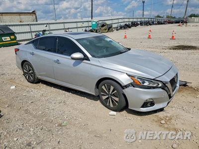 Czwarte zdjęcie samochodu z boku: 2019 NISSAN ALTIMA SL VIN:1N4BL4EV2KC246700 - miniatura