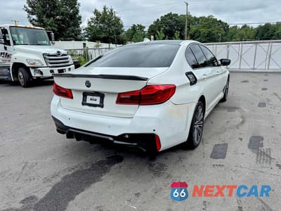 Trzecie zdjęcie samochodu z tyłu: 2020 BMW 530 I VIN:WBAJR3C06LCD80214 - miniatura